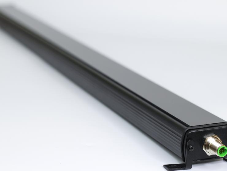 ODC 768-IR QD: One dimensional camera for edge guiding, width measurement and inspection