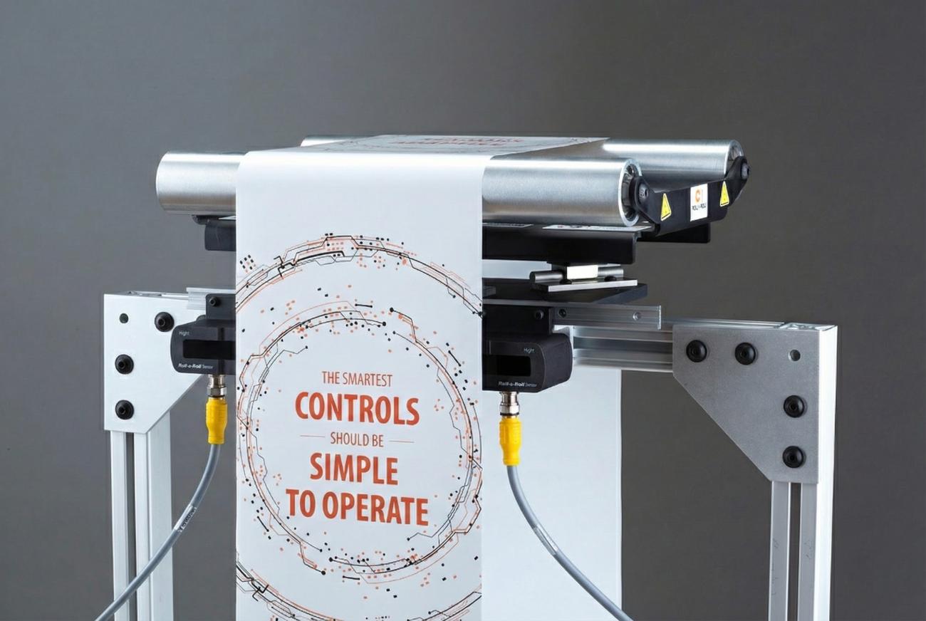 Center guiding with two edge sensors